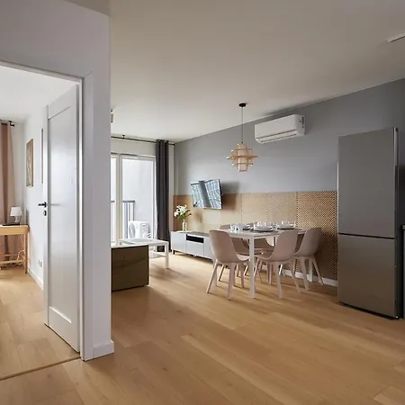 3-room Near The Main Railway Station Ma18 Apartament *