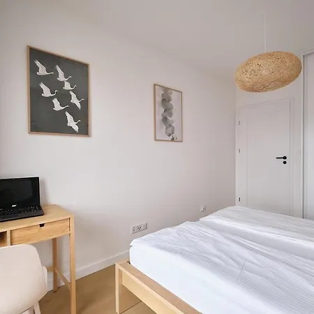 3-room Near The Main Railway Station Ma18 *