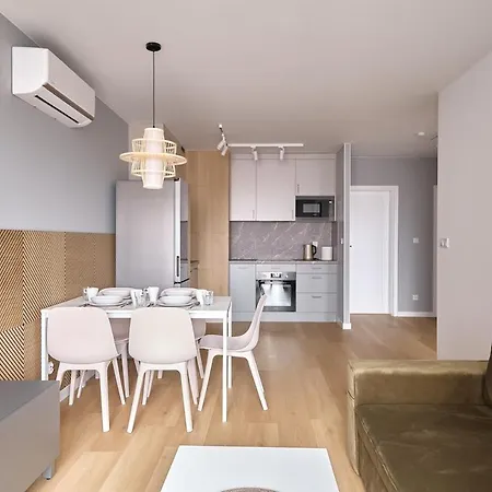 3-room Near The Main Railway Station Ma18 * Wroclaw